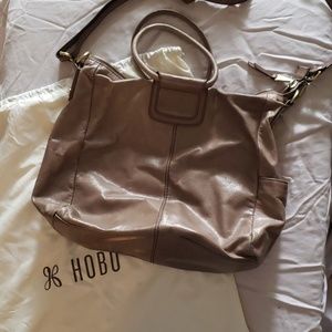 Hobo The Original Sheila travel tote